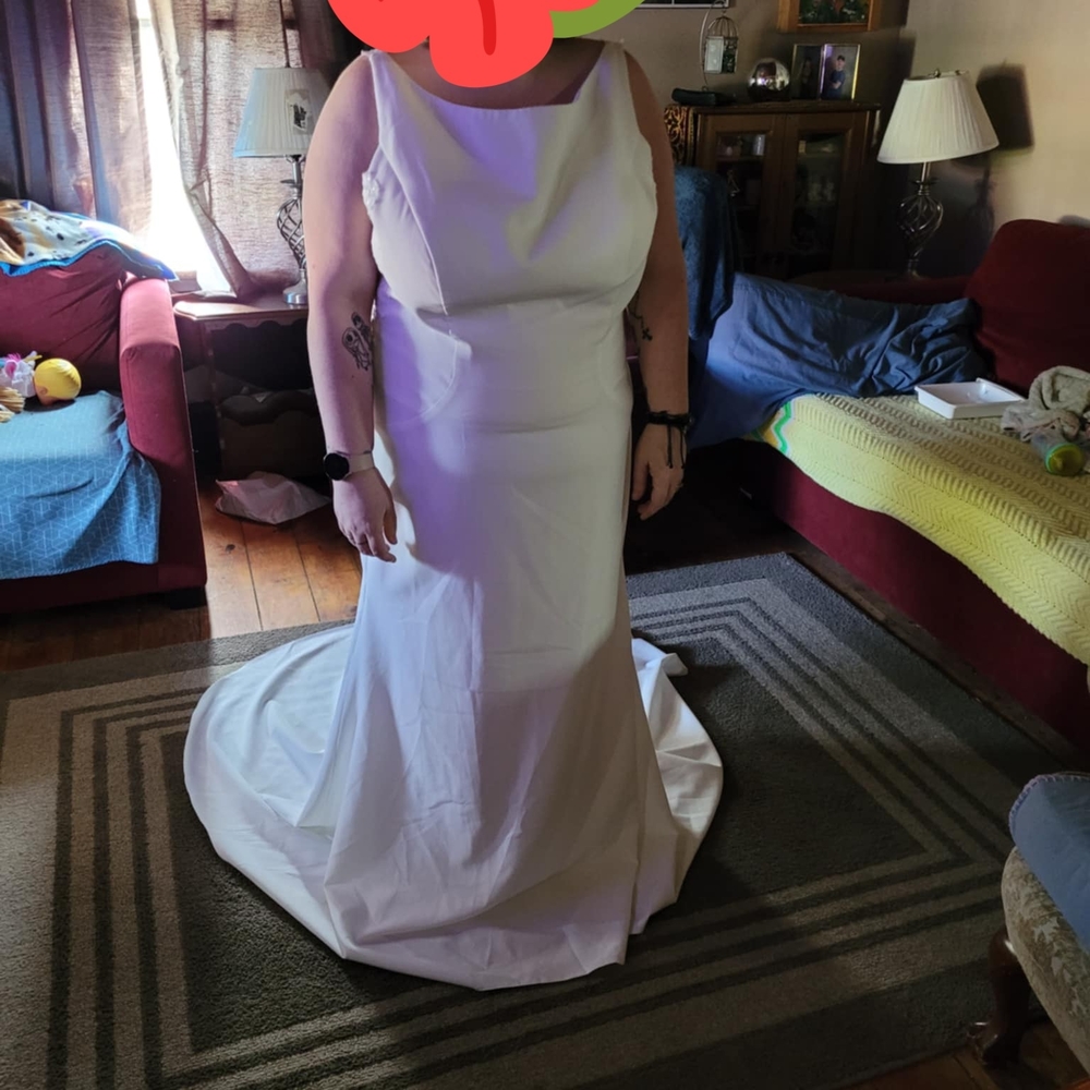 Elegant White Sleeveless Dress